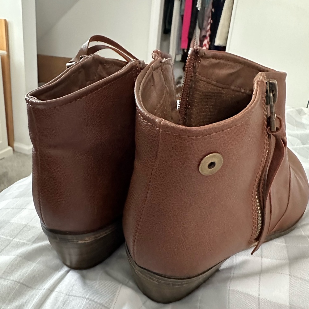 Brown booties - Picture 3 of 4